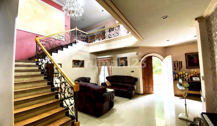 Rumah Mewah 3 Lantai Pinggir Jalan Raya Mojosongo Jebres Solo 2