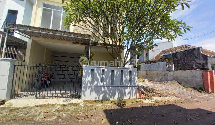 Rumah Mewah 2 Lantai Lahan Luas 193m2 Di Perumahan Gentan 2