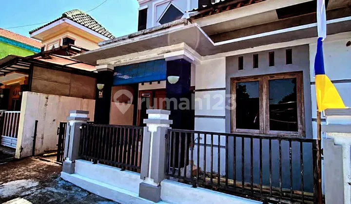 Rumah Cantik Dekat Tugu Lilin Pajang Makamhaji Rumah Cantik Dekat Tugu Lilin Pajang Makamhaji