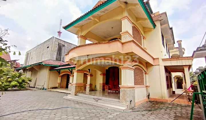 Luxury House 1145 M2 In Palur Jaten Karanganyar