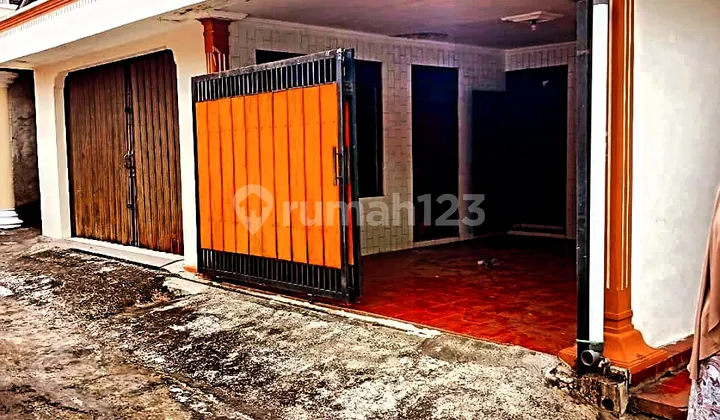 Rumah Murah Lahan Luas 267 M2 di Area Solo Baru