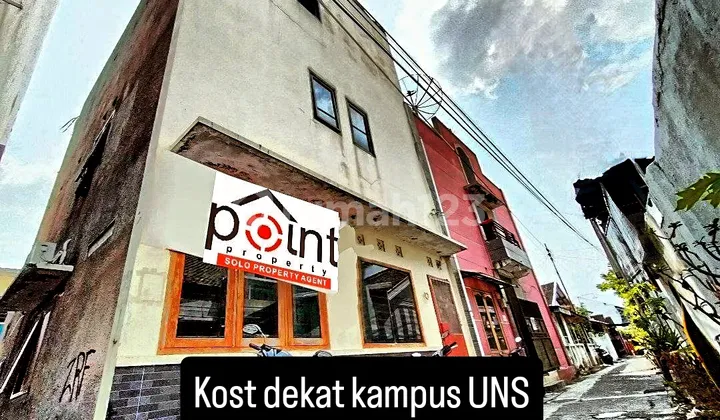 3-Floor 18-Room Boarding House Behind UNS Solo Campus