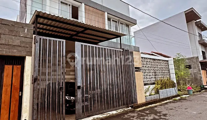 Rumah Mewah Gentan Di Perumahan Cluster Mayang 2