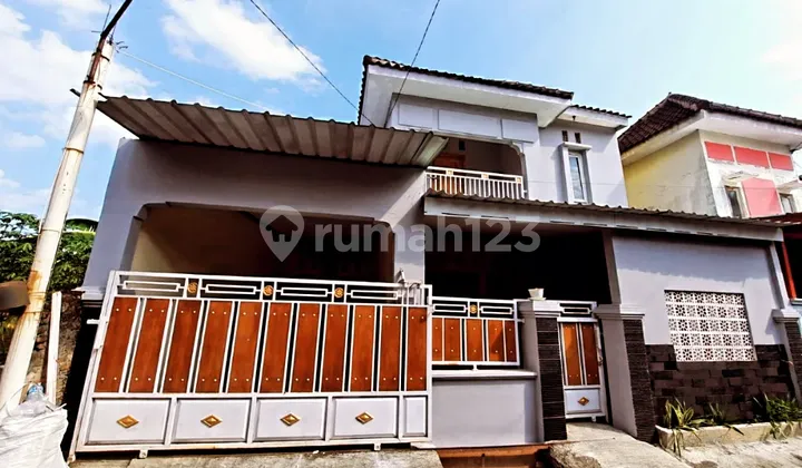 Beautiful Gadingan Mojolaban House Near Uns Campus 2