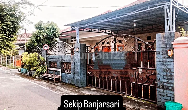 Rumah Mewah 351 M2 di Sekip Kadipiro Banjarsari Rumah Mewah 351 M2 di Sekip Kadipiro Banjarsari