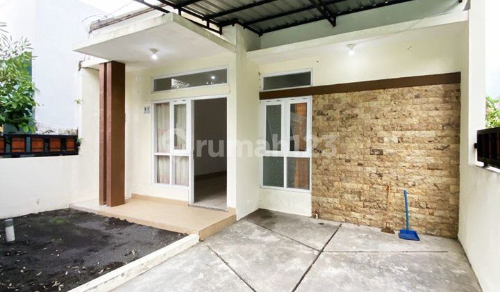 Rumah Cantik Solo Baru Di Perumahan Cluster  2