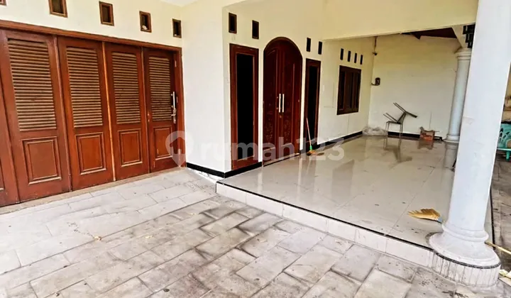 Luxury House with a Large 1,163m² Land in Ngemplak, Boyolali 2