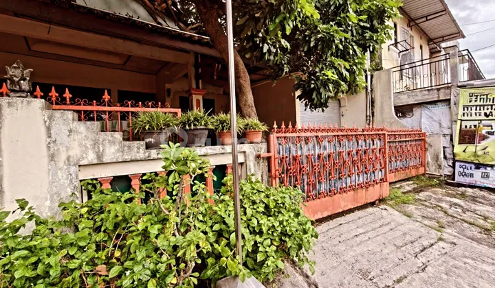 Rumah Pinggir Jalan Utama Mojosongo Jebres Solo 2