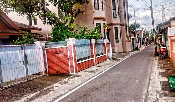 Rumah Di Jajar Laweyan Luas 397 M2 Lokasi Strategis 2