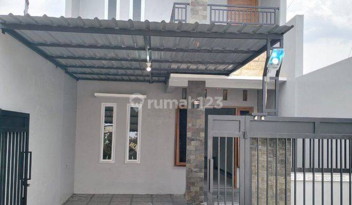 Rumah Mewah 2 Lantai Murah Dekat Jalan Raya 1