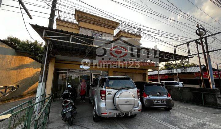 Rumah plus klinik di pinggir jalan raya colomadu dekat AURI 1