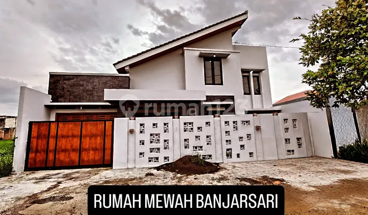 Luxury House in Sumber Banyuanyar, Banjarsari, Solo