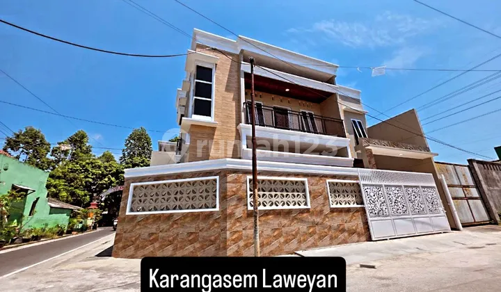 Rumah Mewah Karangasem di Laweyan Lokasi Super Strategies Rumah Mewah Karangasem di Laweyan Lokasi Super Strategies