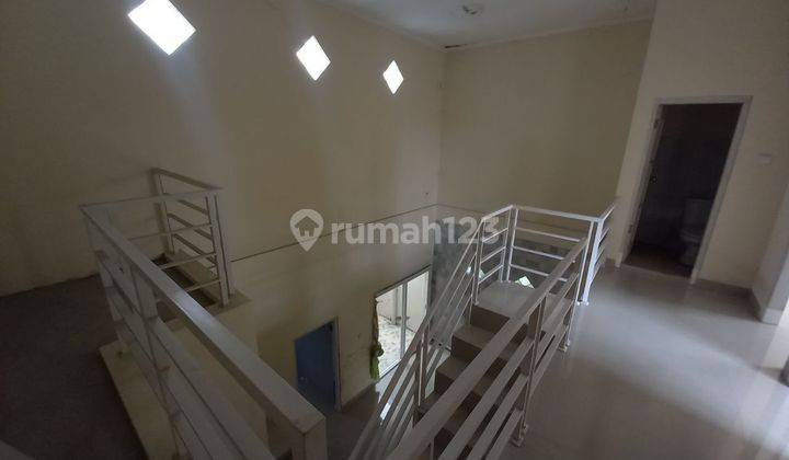 Rumah Mewah 2 Lantai Lahan Luas 193m2 Di Perumahan Gentan 2