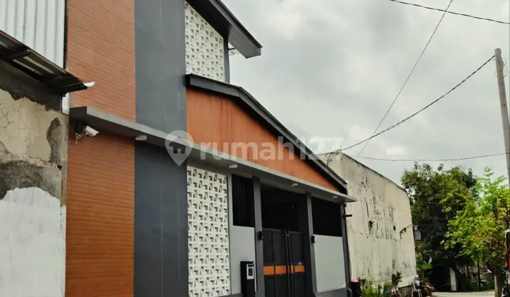 Exclusive Boarding House 28 Rooms Near Uns Jebres Campus 402.0 m² 2