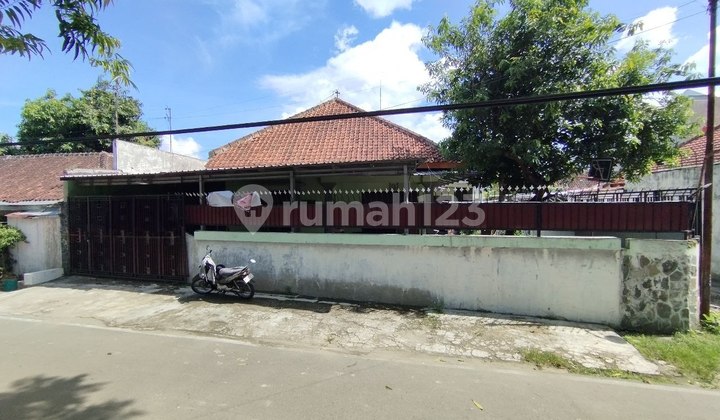 Rumah Dawung Serengan Luas 311 M2 Lokasi Strategis