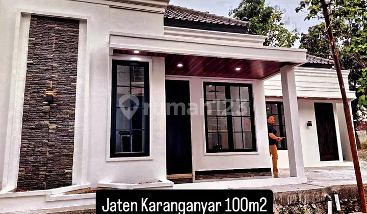 Rumah Cantik Desain Classic Di Jaten Karanganyar