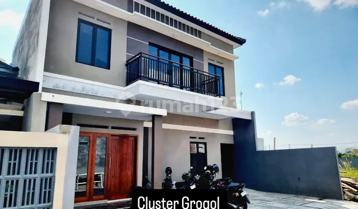 Rumah Mewah Cluster Di Grogol Solo Baru Area