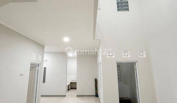 Rumah Mewah 2 Lantai Di Perumahan Cluster Elite Gentan 2