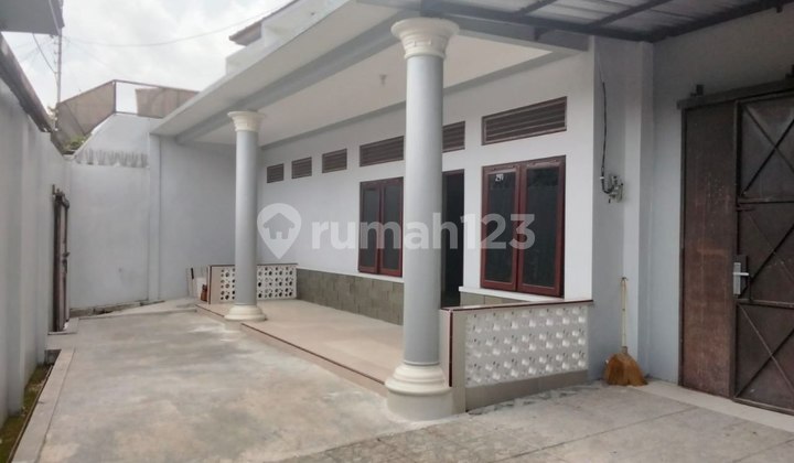 House, 2 Floors, Main Roadside in Jagalan Jebres Solo 2
