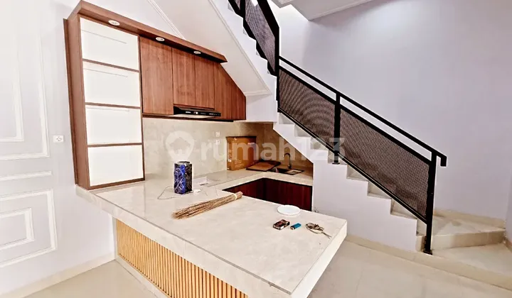 Two-Story Luxury House in the Gentan Residential Area 2