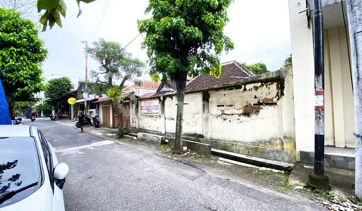 House in Kampung Batik Laweyan Strategic Location 2