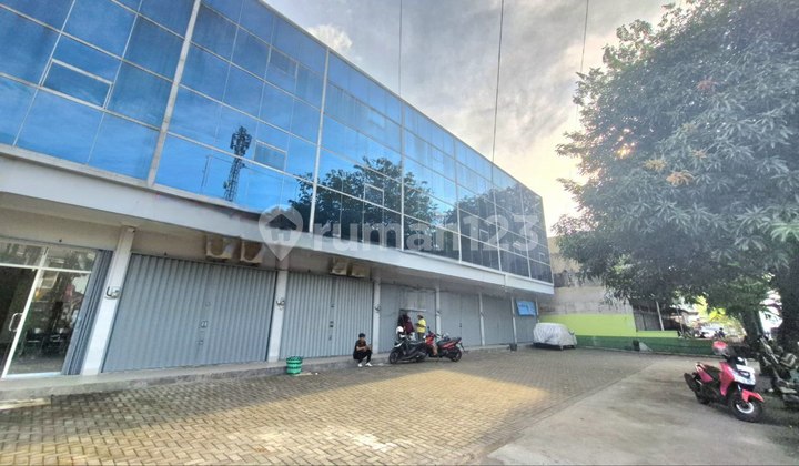 Ruko di Pasar Kliwon 85.0 M² Pinggir Jalan Raya