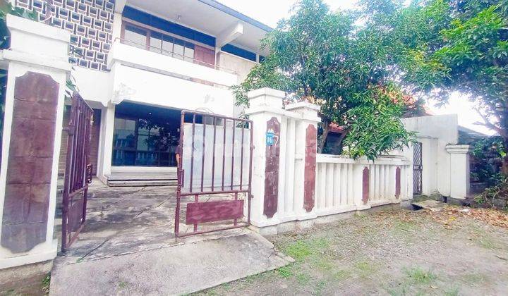 Rumah Second Lahan luas 2 Lantai Di Kerten Laweyan Solo