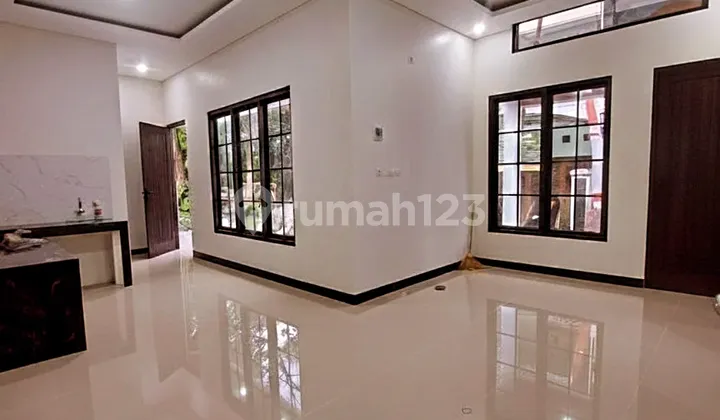 Rumah Cantik Desain Classic Di Jaten Karanganyar 2