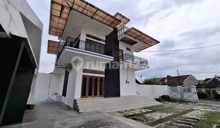 Rumah Plus Gudang Di Kadipiro Banjarsari Solo Kota 2