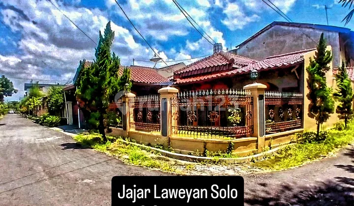 Rumah Jajar Laweyan Lokasi Strategis Bebas Banjir