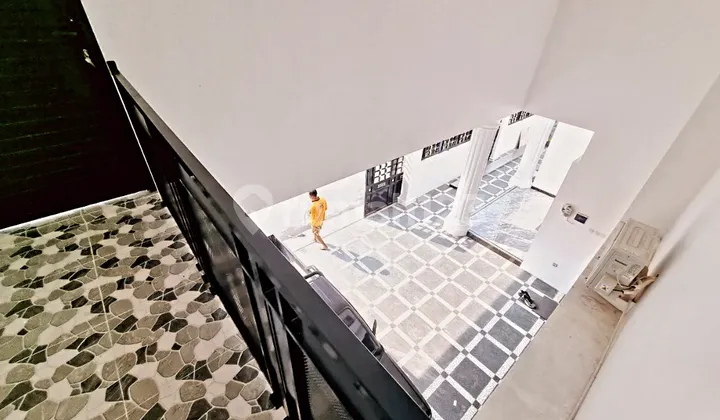 Rumah Mewah Desain American Classic Di Perumahan Gentan 2