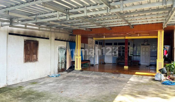 Rumah Popongan Karanganyar 195 M2 Dekat Jalan Lawu 2