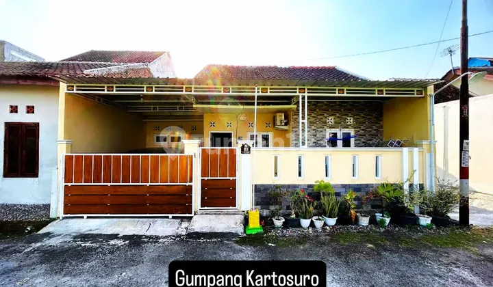 Rumah Cantik Di Perumahan Dekat Superindo Gumpang