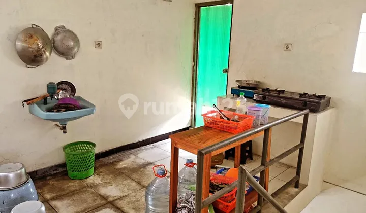 3-Floor 18-Room Boarding House Behind UNS Solo Campus