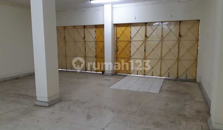 Shop House on Slamet Riyadi Street, Land Area Calculated.