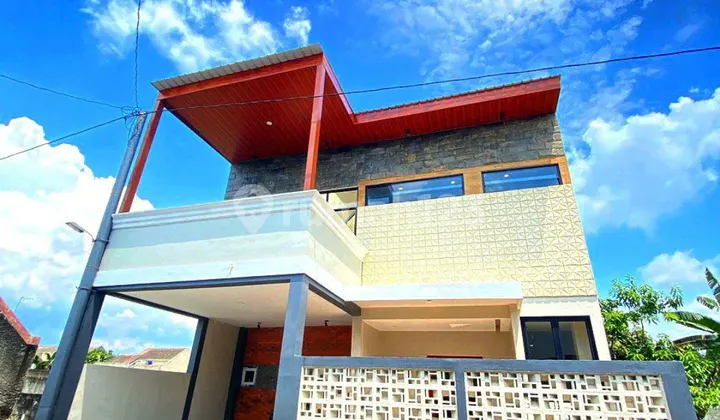 Rumah Mewah Di Perumahan Cluster Solo Baru Area