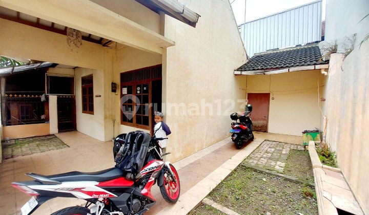 Affordable House in Baturan Fajar Indah Requires Minimal Renovation 2
