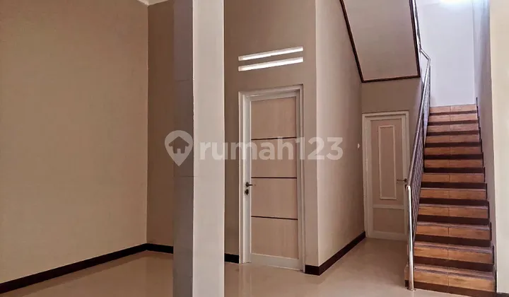 Luxurious 2-Story House in Mangkubumen, Banjarsari, Solo 2