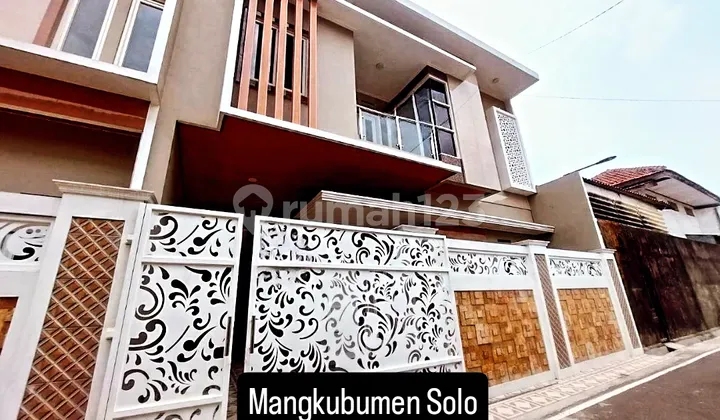 Rumah Mewwah 2 Lantai Di Mangkubumen Banjarsari Solo