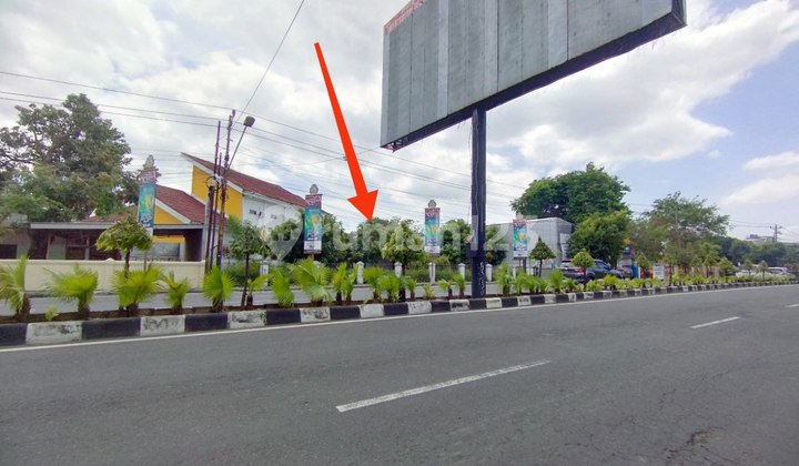 Rumah Di Manahan Pinggir Jalan Raya 620 M2 Rumah Di Manahan Pinggir Jalan Raya 620 M2