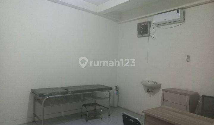 Rumah plus klinik di pinggir jalan raya colomadu dekat AURI 2