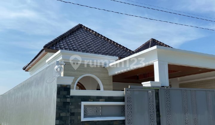 Luxurious House Near Pasar Kliwon Wirun Mojolaban 1
