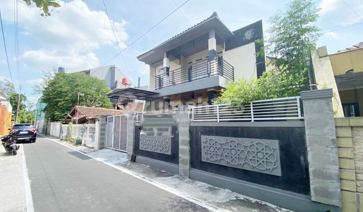 Rumah Mewah 2 Lantai Di Manahan Solo Kota
