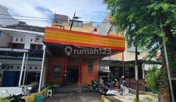 Ruko 3 Lantai Pinggir Jalan Raya Slamet Riyadi 105 m² 1