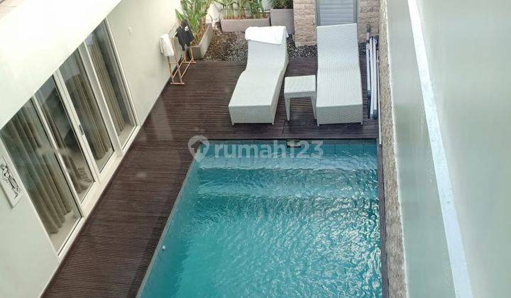 DISEWAKAN VILLA FURNISHED CANTIK 2 LANTAI DI SEMINYAK 1