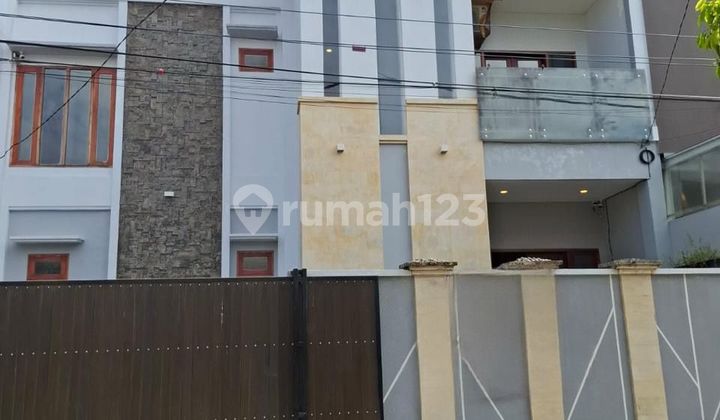 Dijual Rumah Fully Furnished Area Renon 1