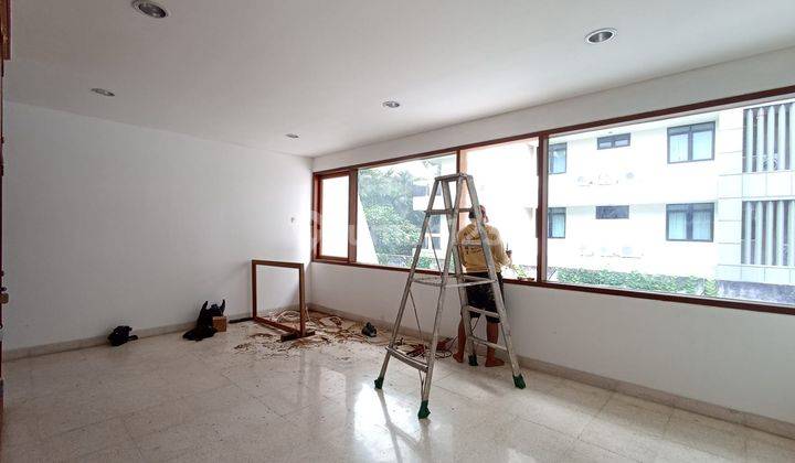 Rumah Bagus Area Simprug Bisa Untuk Kantor, Jakarta Selatan  11