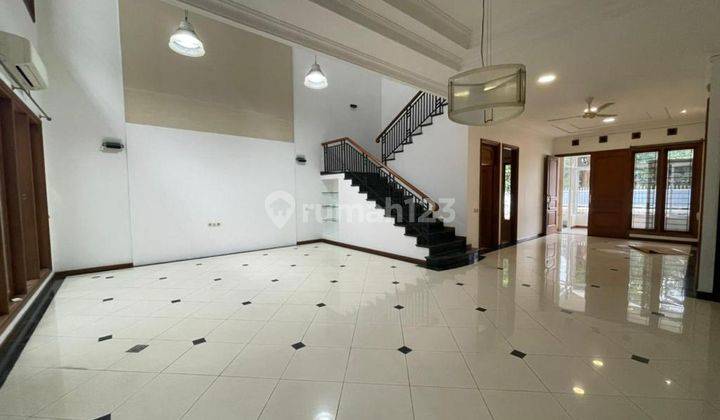 Disewakan Rumah Cocok Untuk Kantor Area Senopati, Jakarta Selatan  1