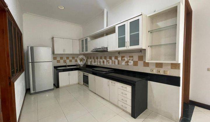 Disewakan Rumah Cocok Untuk Kantor Area Senopati, Jakarta Selatan  11